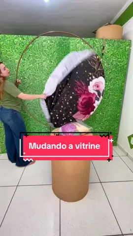 Mudando a vitrine para um tema novo que acabou de chegar 🤩 #decoracao #pegueemonte #empreendedorismo #lojadepegueemonte #vitrine 