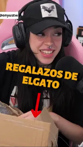 Elgato me ha mandado estos tres productos que forman parte de su colección DREAMSCAPE, una edición limitada en colores pastel que acaban de sacar ☺️ Estos azulitos son la edición HIELO GLACIAR ❄️ Micrófono: Wave DX Interfaz de audio: Wave XLR Soporte: Wave Mic Arm LP También los tenéis en verde, rosa y moradito en la web, por si queréis echarle un ojo! Que una de tus marcas favoritas quiera colaborar contigo es una experiencia, si me lo dicen hace un año no me lo creo. Gracias por la confianza♥️ @elgatoeslatam @elgatogaming Mañana os subo fotos de cómo se ven en el set up!! #elgato #dreamscape #setups #enyus