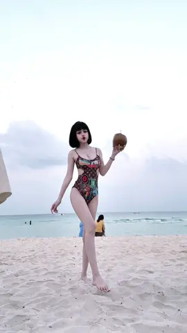 Tôi không chạy theo ai cả 🏃‍♀️ Yêu thì đứng bên cạnh🫰🏻Không yêu thì đứng sang một bên 🥥