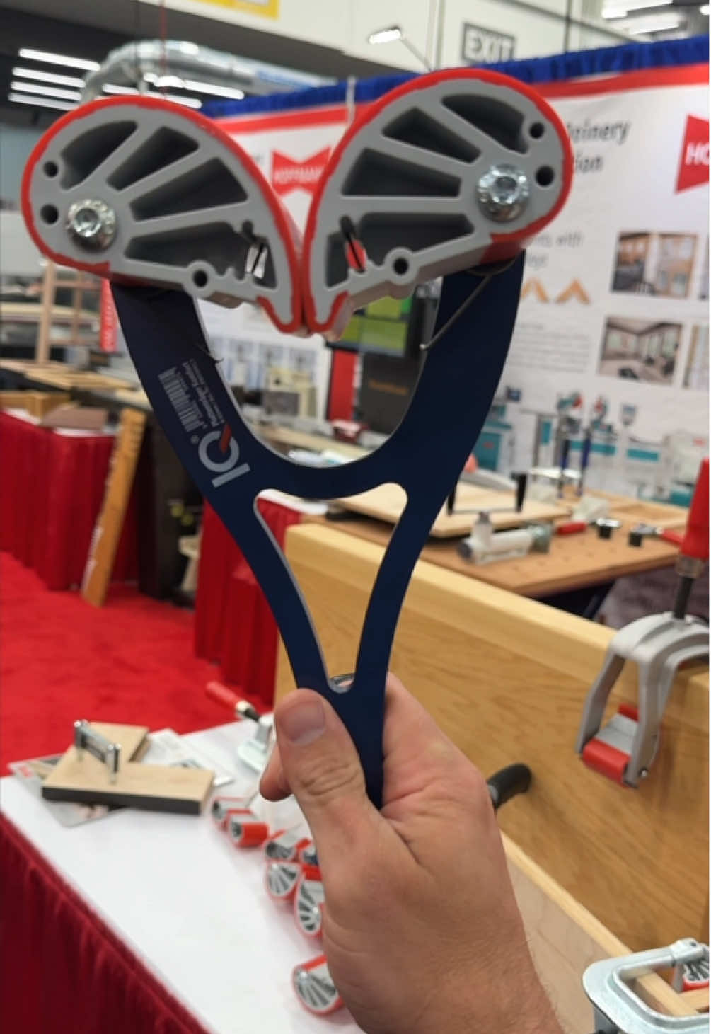 Innovative Friction Panel Carrier! #cooltools #Construction #safetyfirst #tradeshow #innovation 