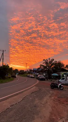 ketika menikmati senja kamu lebih suka bagian yang mana?  #senja 
