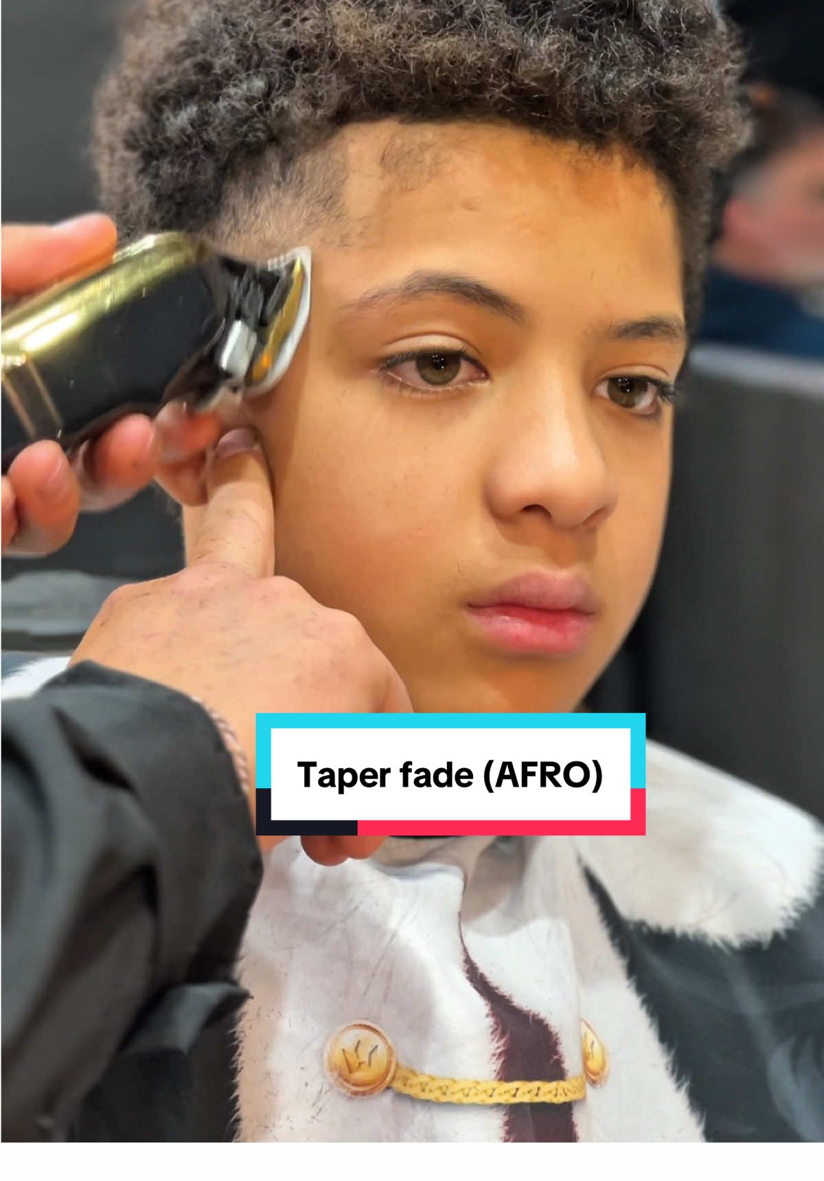 Taper fade (cabello Afro)    Paso a paso en YouTube  #asmr #haircut #barber #fyp #LIVEIncentiveProgram #LIVEStory #PaidPartnership 