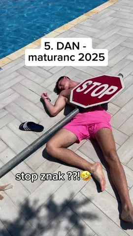 Kdo ugane kje smo dobli stop znak?🤣 #slovenija #europe #fyp #corfu #greece 