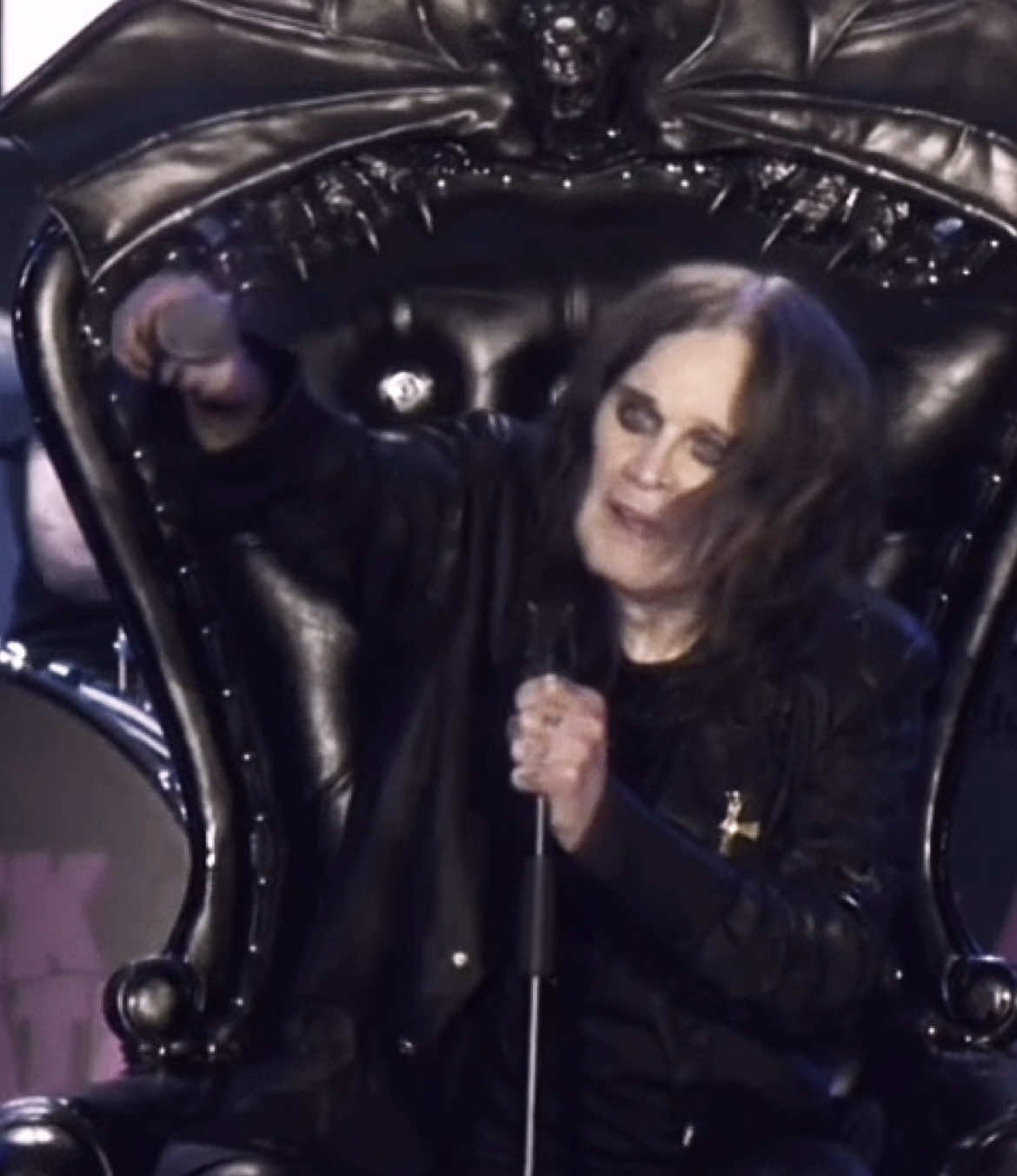 я не удержалась и сделала это видео. rest in peace, ozzy🦇💔 #ozzyosbourne #blacksabbath #ripozzy #fup #edit 