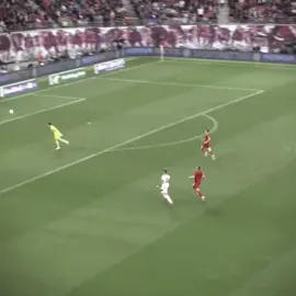 ลูกยิงสั่งตาย🇸🇮☠️ |#benjaminsesko #football #fypツ 