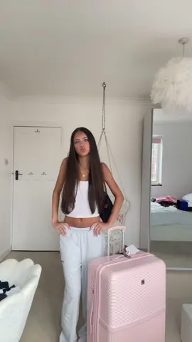 airport time yayyyy #fyp #maldives #holiday #fyppp #airport #airportoutfit #repost #inspo #trending #outfit 