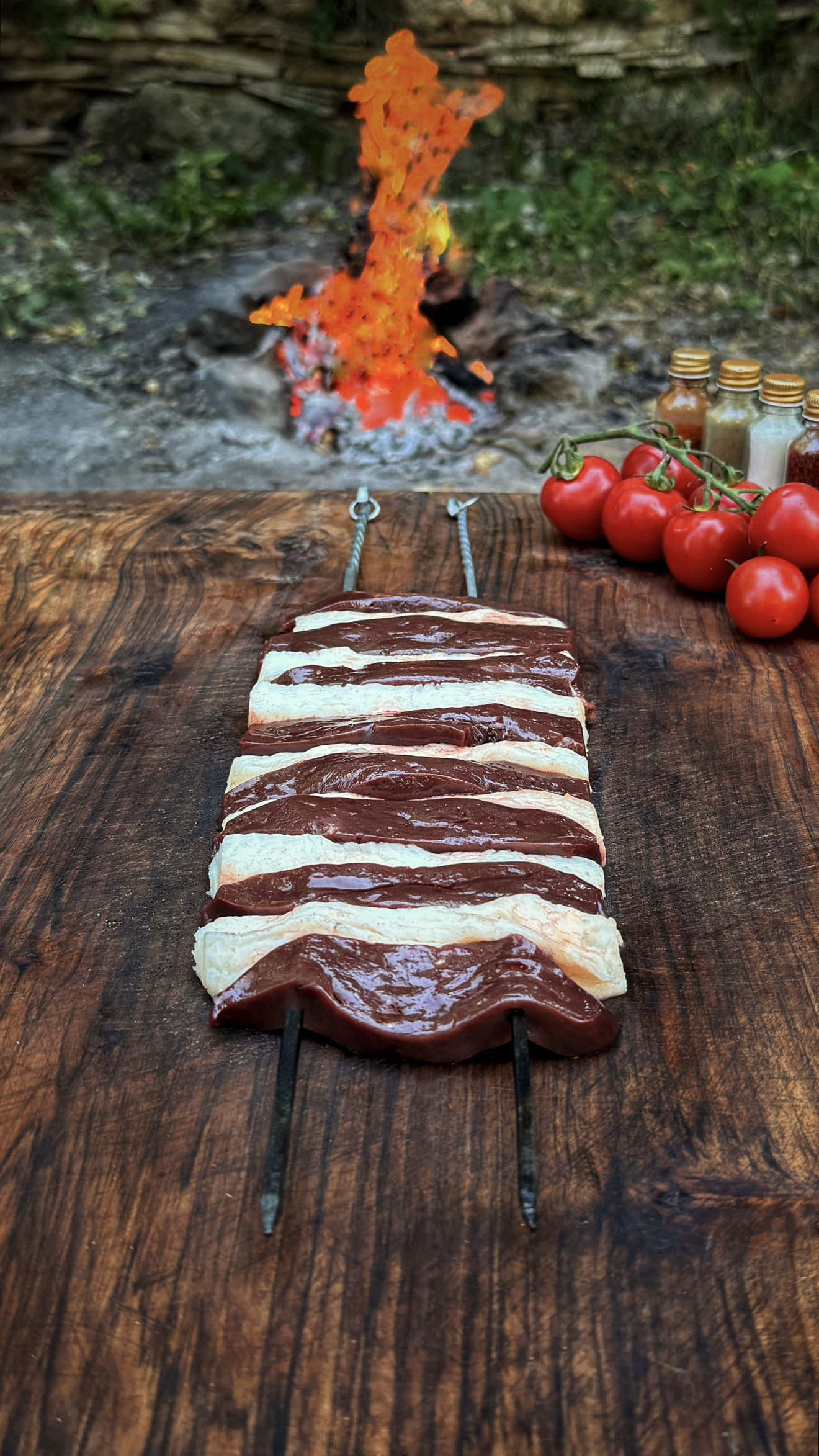 Kuzu Ciğeri - Lamb Liver Video: @chefganicaglar 👨🏽‍🍳 Malzemeler: - Kuzu Ciğeri - Kuyruk Yağı - Soğan - Maydanoz - Kapya biber - Yeşil biber - Tabe karabiber - Biberiye - Pul biber Ingredients:  - Lamb Liver  - Tail Fat  - Onion  - Parsley  - Capsicum  - Green Pepper  - Black Peppercorns  - Rosemary  - Red Pepper Flakes #chef   #new  #asmr  #adventures  #foodporn  #cheflife  #steak  #camping  #camp #lamb  #liver  #food #yemek  #yemektarifleri  #chefganicaglar 