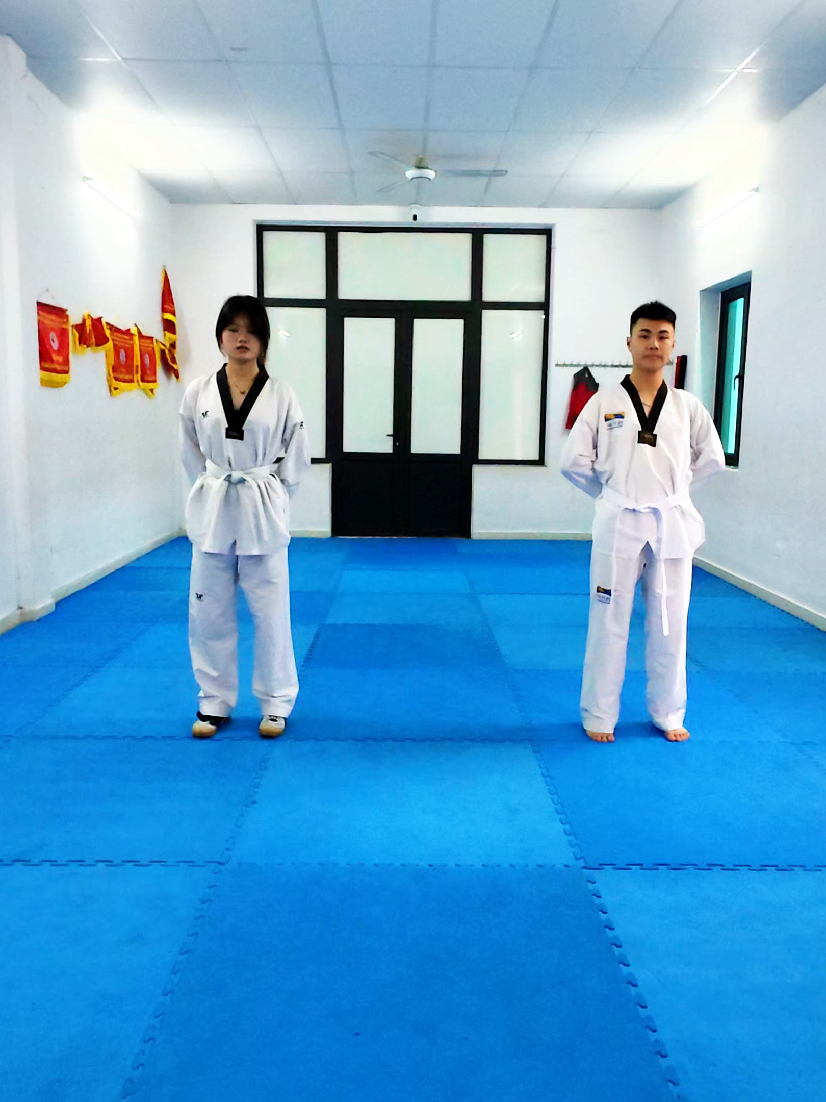 Nội dung thi thăng cấp đai môn #Taekwondo. Cấp 10 lên cấp 9