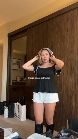 The way our mood instantly changes when the outfit is cute!!! Styling outfits with the girls is always a good time ✨ #girlhood #outfits #fashion 