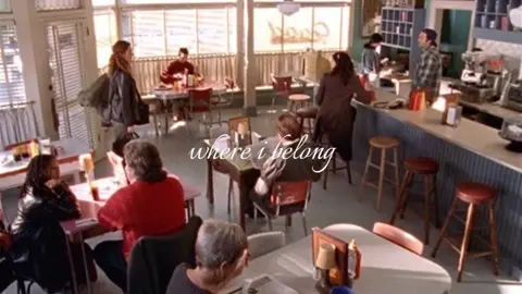 oh to live in stars hollow #gilmoregirls #starshollow #fall #autumn #aesthetic #mecore #core #fyp #xyzbca 
