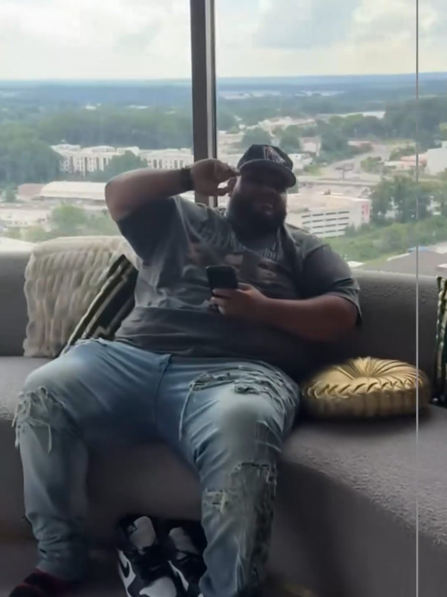 Kountry Wayne Fan Crazy #kountrywaynelive #longervideos #foryoupage #kountrywaynecomedy #kountrywayne #comedytiktok