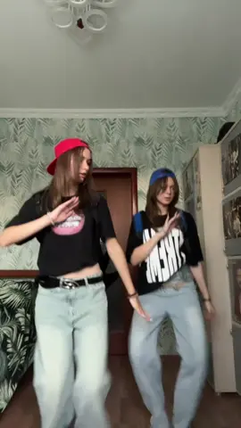 JERK! #dance #fyp #fashion #jnhygs #9lives (dc:@𝓓𝓸𝓷𝓲 ) @𝐓𝐈𝐒𝐒 