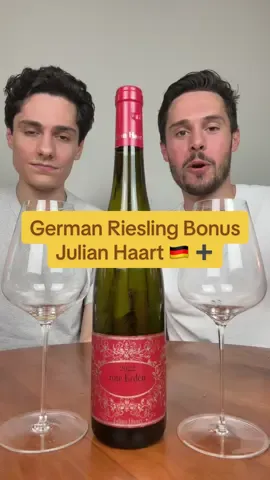 Bonus Video 🇩🇪➕ Julian Haart is one of the most exciting voices in modern German wine. A former chef turned winemaker, he trained with legends Egon Müller and Klaus-Peter Keller before launching his own domaine in 2010. Working tiny, steep Grand Cru plots in the Mosel, Haart quickly built a cult following for his Rieslings, wines prized for their clarity, electric acidity, and mineral drive. “Rote Erden” is a rare departure from his Mosel roots, made through a fruit exchange with Keller. The grapes come from a cold limestone site farmed by Klaus-Peter Keller, then trucked back to Haart’s cellar for vinification. For a little bonus section before the grand finale, we’re going to open this one up. Let’s see what we think 🤔🇩🇪🥂#wine #naturalwine #winetok #naturalwinetok #riesling #mosel #germany 