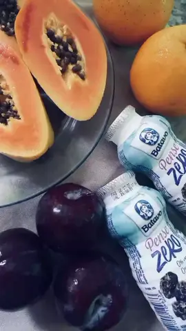 Quem tem dificuldade de ir ao banheiro igual eu,se junta aqui 🙋‍♀️ Batida delicia para ajudar quem tem intestino preso!✨️  Ajuda nosso intestino e digestão, fortalece a imunidade boa para pele e humor,pode ser um pré ou pós-treino! #fypシ #foryou #intestino #saude #nutricao #nutri #receita #foryoupage Ib: guijaldin