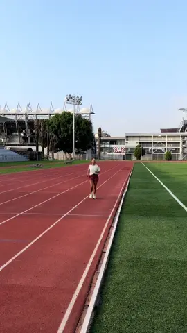 No problem hasta que kaput #correr #atletismo #mexico #Running #RunningManOnTikTok #corredores #corredoresmexico #runningshoes #runningchallenge #runninggirl #trailrunningaddicts #cdmx #pista #pistaatletica #newbalance #corredorescdmx 