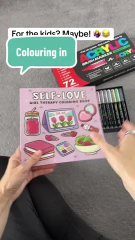 Colouring in is so soothing. Great for getting the kids off devices or just for using yourself. 🥰 #colouringin #acrylicmarker #feltpens #kidstoys #artsandcrafts #tiktokmademebuyit 