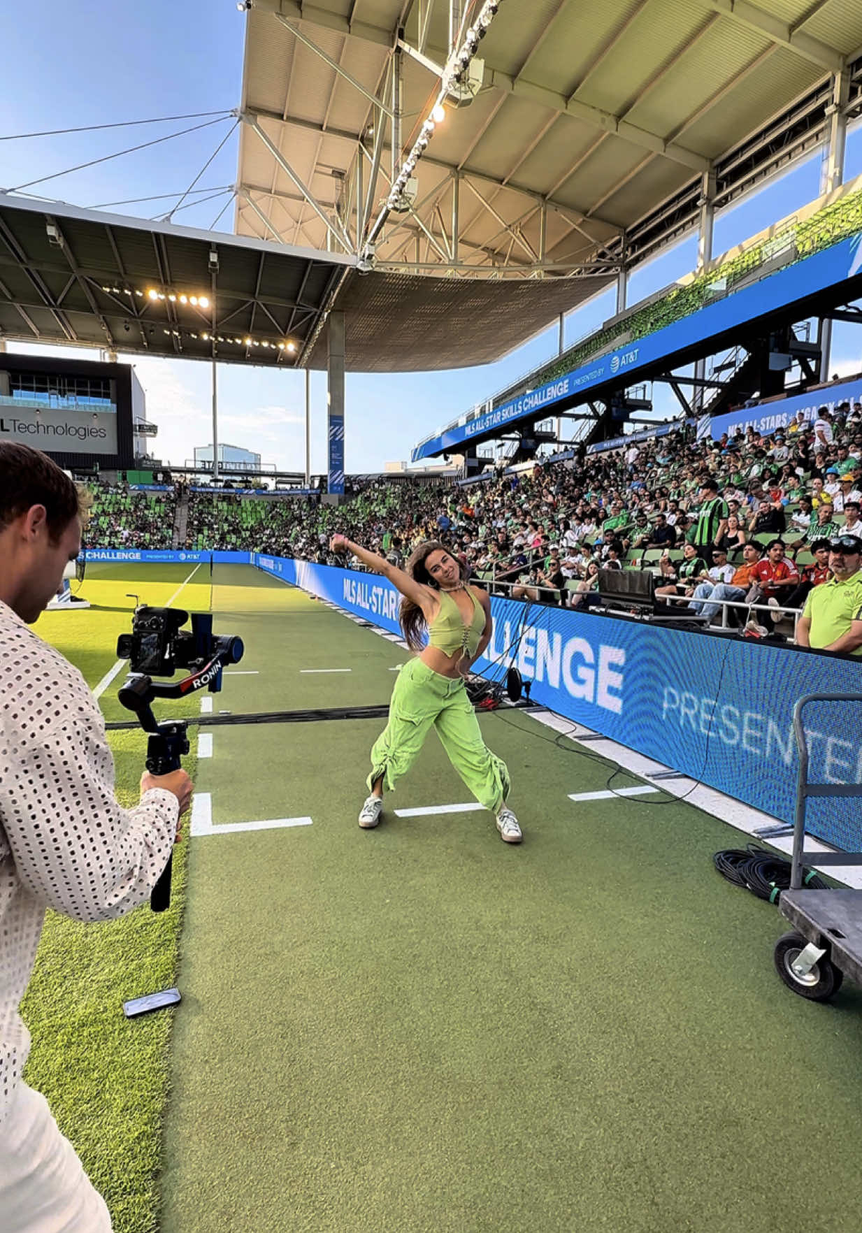I had to bring one of my most viral dance video at the MLS all star game. Who wants the results?? Dc: @officialroyalfamilydancecrew *I only had one take to shoot this video 😂 not my best! #mlsallstargame @Apple TV @Major League Soccer 