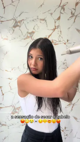 odeio secar cabelo🥹 #fyy  #cabelo  #secador  #fyp  #fypg  #sensacao 
