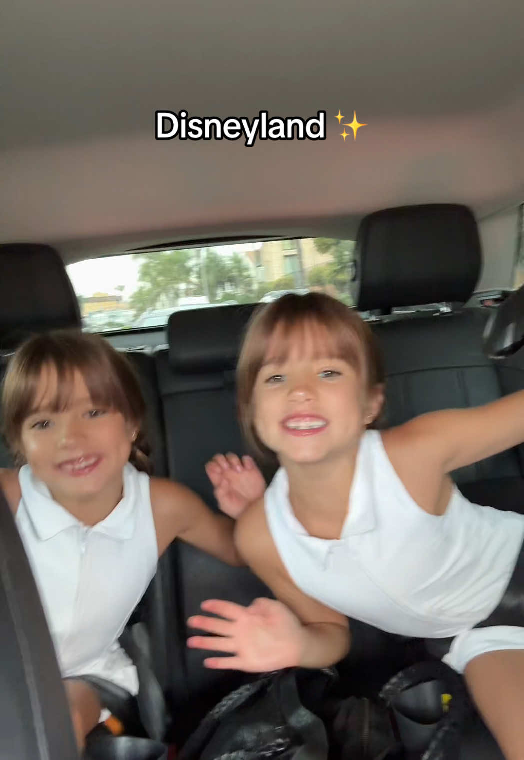 Mini Disney vlog! YouTube will be up sooooon #fyp #disneyland 