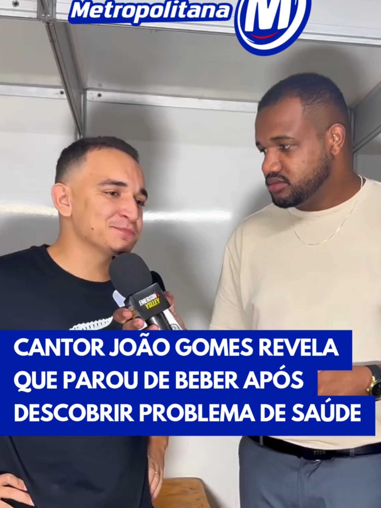 💬 Em entrevista ao influenciador Emersonyslley, João Gomes revelou que parou de beber após receber o diagnóstico de um problema de saúde. Segundo o artista, a decisão foi tomada após exames apontarem o acúmulo de gordura em seu fígado: “Parei por conta de mim mesmo, estava começando a ter gordura no fígado, aí falei: ‘Poxa, não quero mais'”, contou. #TikTokNotícias #EntretêNews