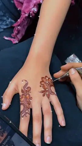 #henna #hamarbeauty #radnagobaad #somalitiktok #somaliland #somaligirls @Radna_gobaad🫦💄 @Hamda makeup💄 @hamar._Abaya 