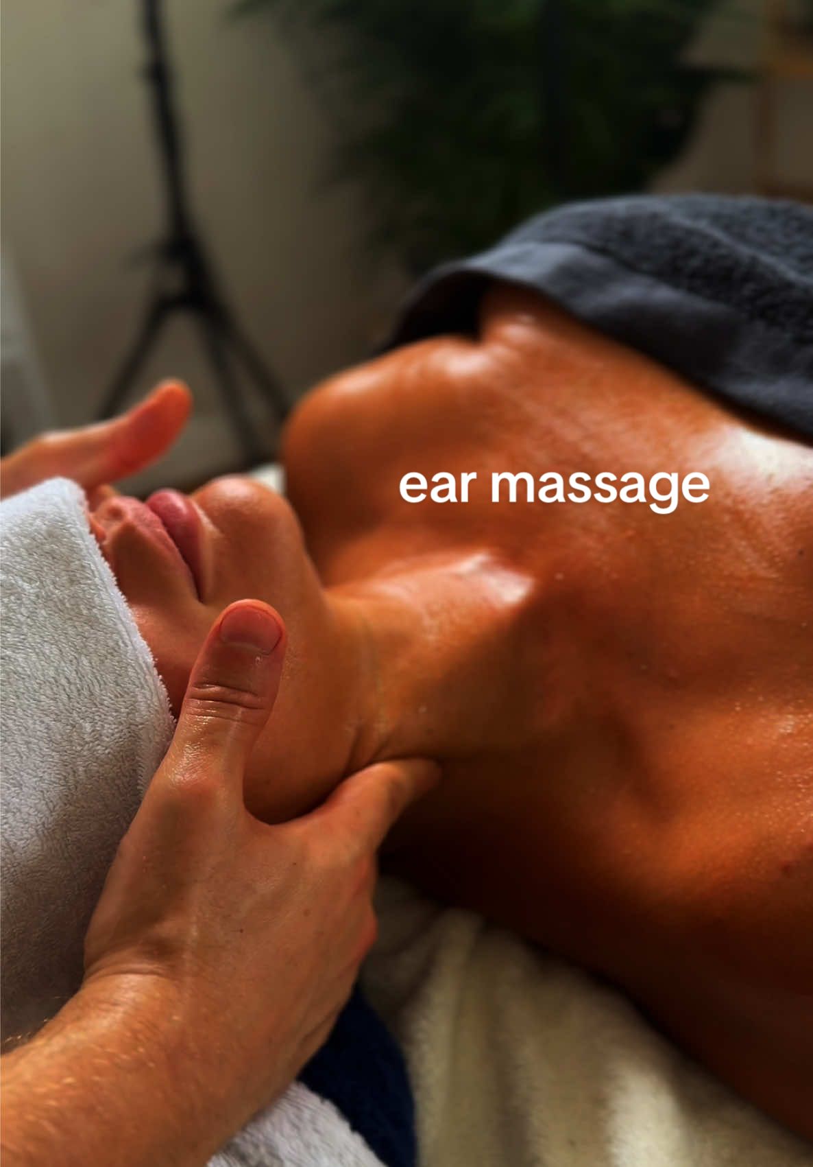 ear massage #massagetherapy #massage #massagetherapist #therapist #relax #wellness #wellnessjourney 