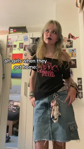 changing into my comfy girly clothes🎀 #alt #altgirl #altclothes #altoutfit #alternative #altmakeup #alternativegirl #alternativestyle #altstyle #clothes #comfyclothes #fy #fyp #altfyp #foryou 