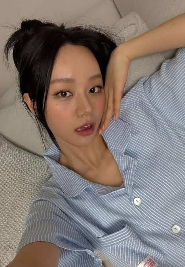 (  #YOOJAEYI  )  ;  yo cuando leehan 🤤 || #viral #podercerdito❤️ #identificarse #wlw #🏳️‍🌈 #leehyeri #friendlyrivarly #kpop 