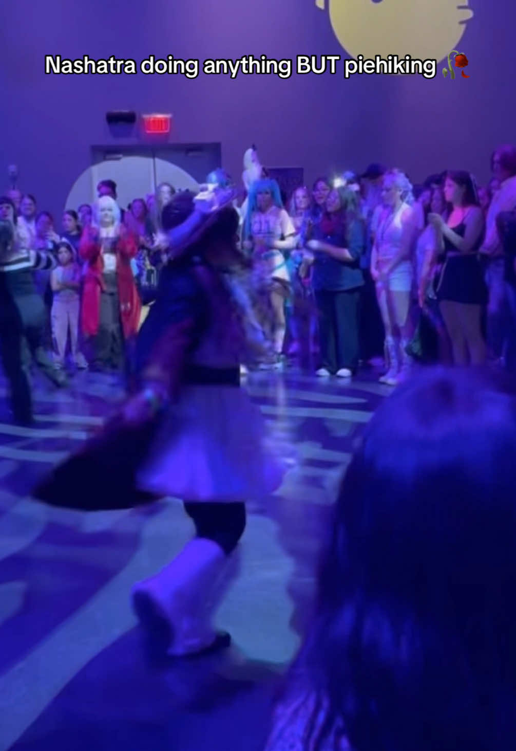 chat what dream is this?!?! #frozensoul #robloxfrozensoul #frozensoulroblox #dreamgame #robloxdreamgame #dreamgameroblox #nashatrabealdhild #nashatrabealdhildcosplay #meovv (2nd time dancing to “MEOW” by MEOVV in Roblox cosplay, heck yeah🔥guys idk meovv much SORRY this choreo is just so fun) 