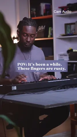 Trying to remember what these black and white keys do 🎹