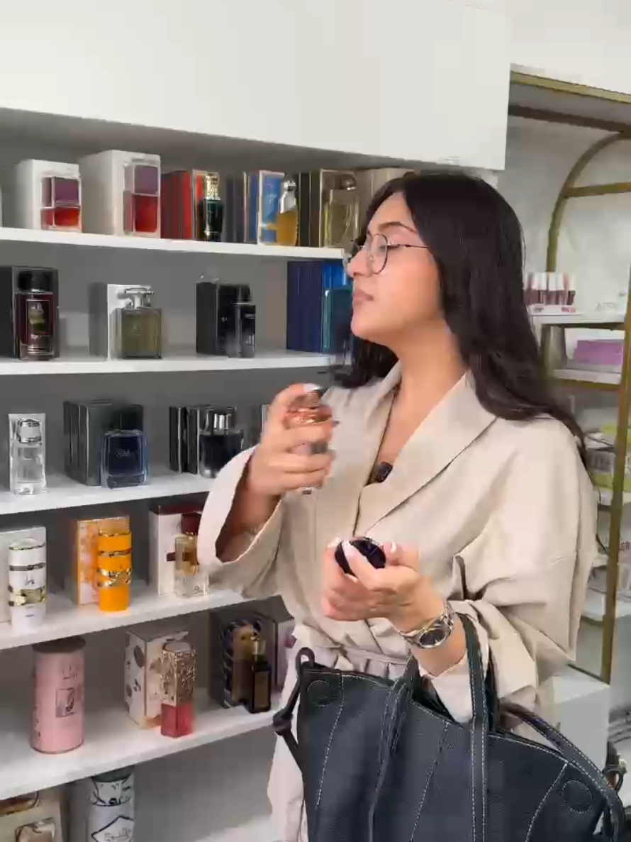 لأصحاب المحلات … أكيد حتفهموا الشعور! 😅قديش بتصير معكن نفس القصة؟  شاركونا بالكومنتس⬇️ #fyp #beautyshop #brands #salonessentials #lebanon 