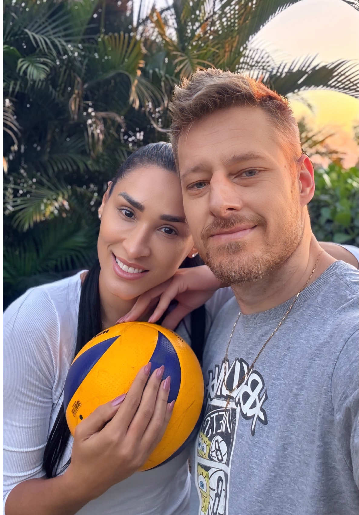 Casal que joga junto, fica junto!🏐💛 @Murilo08  #volleyball #voleibol #fyp #familia 