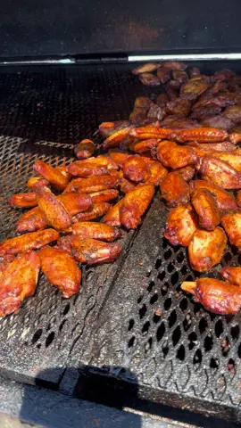 Come get those grilled wings! #culinarylove #ssbbqus #ssbbq #JennysEatDrinkSocialize #culinaryloveaffair 
