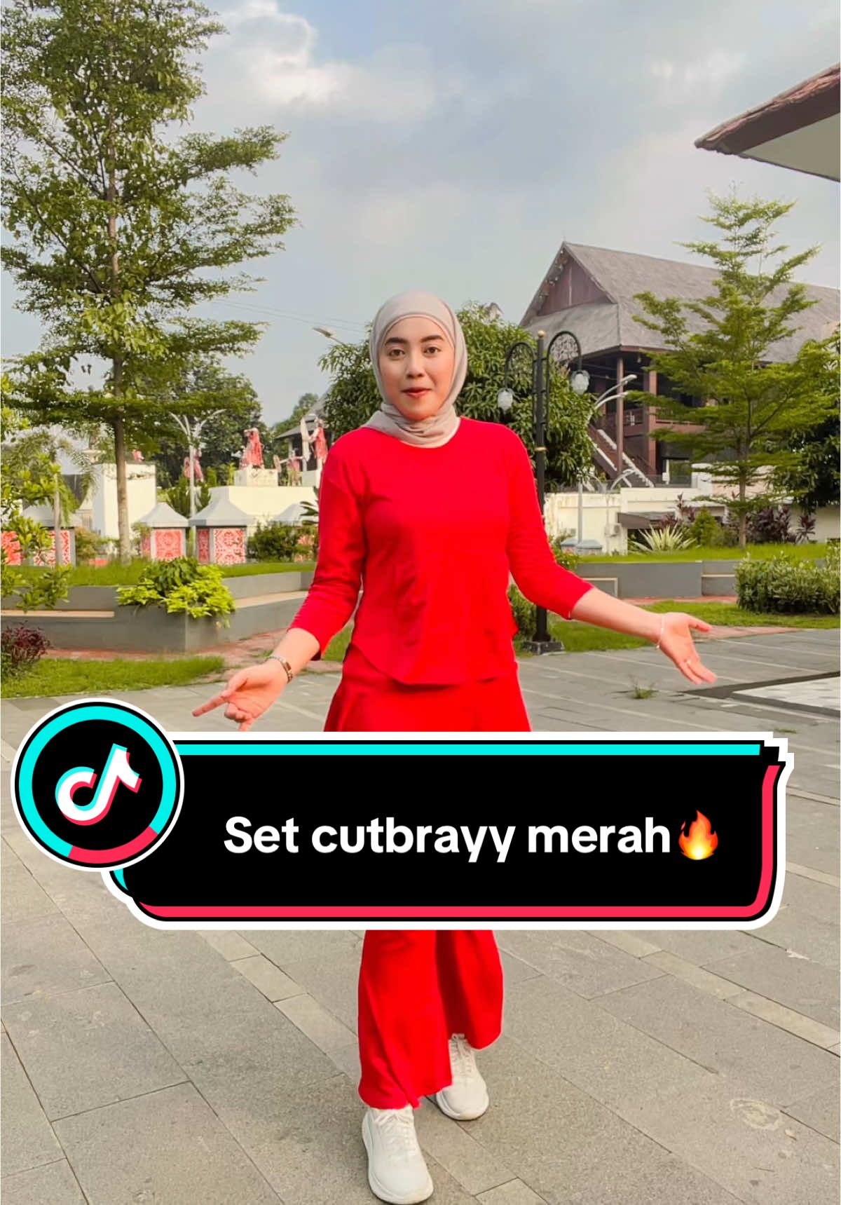 Bisa dipake buat jalan santaii nih cakep bgtt🔥#nahramodeshop #bajusenam #joinlive #bajuolahraga #fyp #rekomendasibajuolahraga #17agustus1945 #cekoutsekarang #fyppppppppppppppppppppppp 