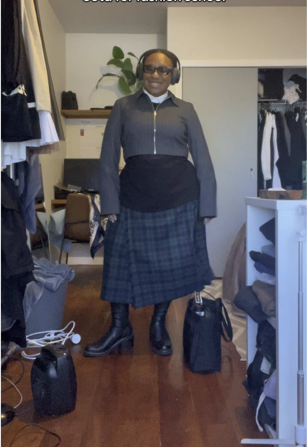 Loving my new tartan kilt! Here’s one way I would style it, the mix of patterns work because one is a large pattern and the other is a small pattern.  This is my outfit for my 3rd day at fashion course!! #howtostyle #styleblogger #styletips #layers #tartan #kilt #vintagefashion #OOTD #fashionblogger 