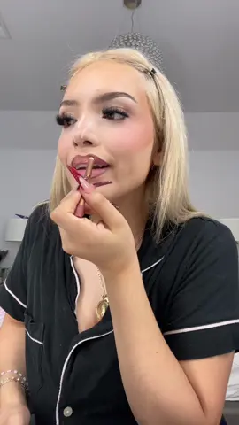 #makeuptutorial 
