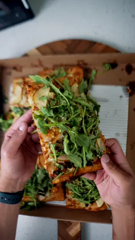 1 Star VS 5 Star Pizza. #Foodie #foodreview #review #pizza #FoodTok #food 