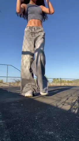 17 IN PORTUGALLL! 💙🩵 #birthdaygirl #fyp #dance #newjeans #17 #fyppppppppppppppppppppppp #fakebody 