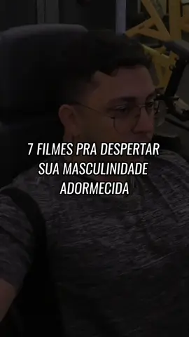 🎬 7 FILMES PRA DESPERTAR SUA MASCULINIDADE ADORMECIDA Salva esse post e assista com atenção. Pode mudar sua vida. A masculinidade não é agressividade. É disciplina, clareza, propósito, energia e presença.  Mas tudo isso precisa ser cultivado. Esses filmes não são só histórias. São lembretes do que um homem pode ser quando assume a própria jornada. 1. O Lutador – sacrifício e redenção. 2. Coração Valente – coragem e liderança. 3. Na Natureza Selvagem – propósito real. 4. O Preço do Amanhã – responsabilidade e valor do tempo. 5. O Regresso – instinto e sobrevivência. 6. Whiplash – disciplina obsessiva. 7. Clube da Luta – confronto com a própria fraqueza. Se algo dentro de você se incomoda com a rotina, com a falta de energia ou com a sensação de estar estagnado… Você não está sozinho. Mas também não precisa continuar assim. 🚨 Quer retomar o controle da sua mente, corpo e energia? 👉 Tem um guia completo no link da bio 🔥