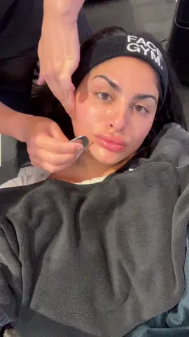 @FaceGym my favorite way to sculpt this precious face :) ❤️😘