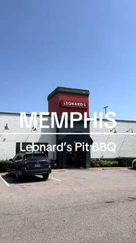 Memphis have you tried Leonard’s Bologna Sandwich??❗️😱  @leonardspitbbq  Location: Cordova 📍 #memphis #bbq #103 #1922  #elvispresley 
