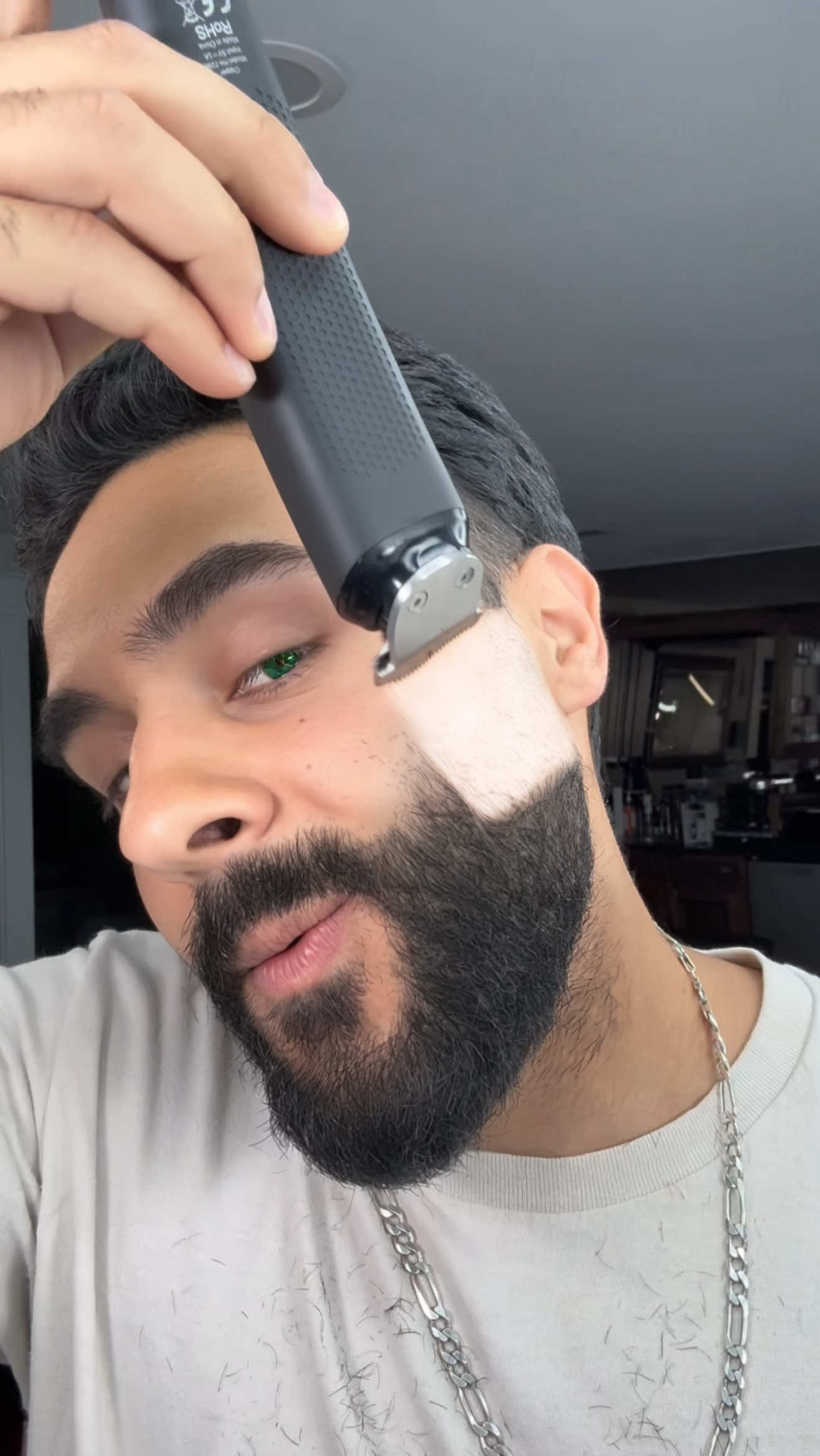 Beard game sharp, thanks to this trimmer 🔥👆🏼👆🏼 👆🏼👆🏼👆🏼👆🏼👆🏼👆🏼