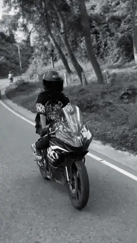 Tum meri jindegi ho☺️#graphic #graphicgsxr #gsxr150 #gsxrmodifikasi #bluegsxr #cldexhaust #CapCut #growmyaccount #fyp #foryou #bikelover #nature #bikelife #dreambike #foryoupage 