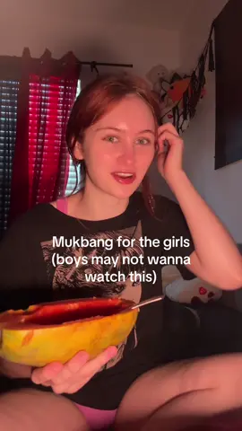 Thank you all for watching, lmk if yall want one with just chewing and no talking #mukbang #lowqualityasmr #asmrforgirls #papaya 