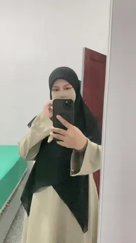 MasyaAllah, selalu nyaman dengan pakaian yg longgar🫶🏻🥰 #dailyoutfits #outfitoftheday #outfitinspo #muslimahoutfit #muslimahhijrah #fitcheck #ootdmuslimah #wanitabercadar 