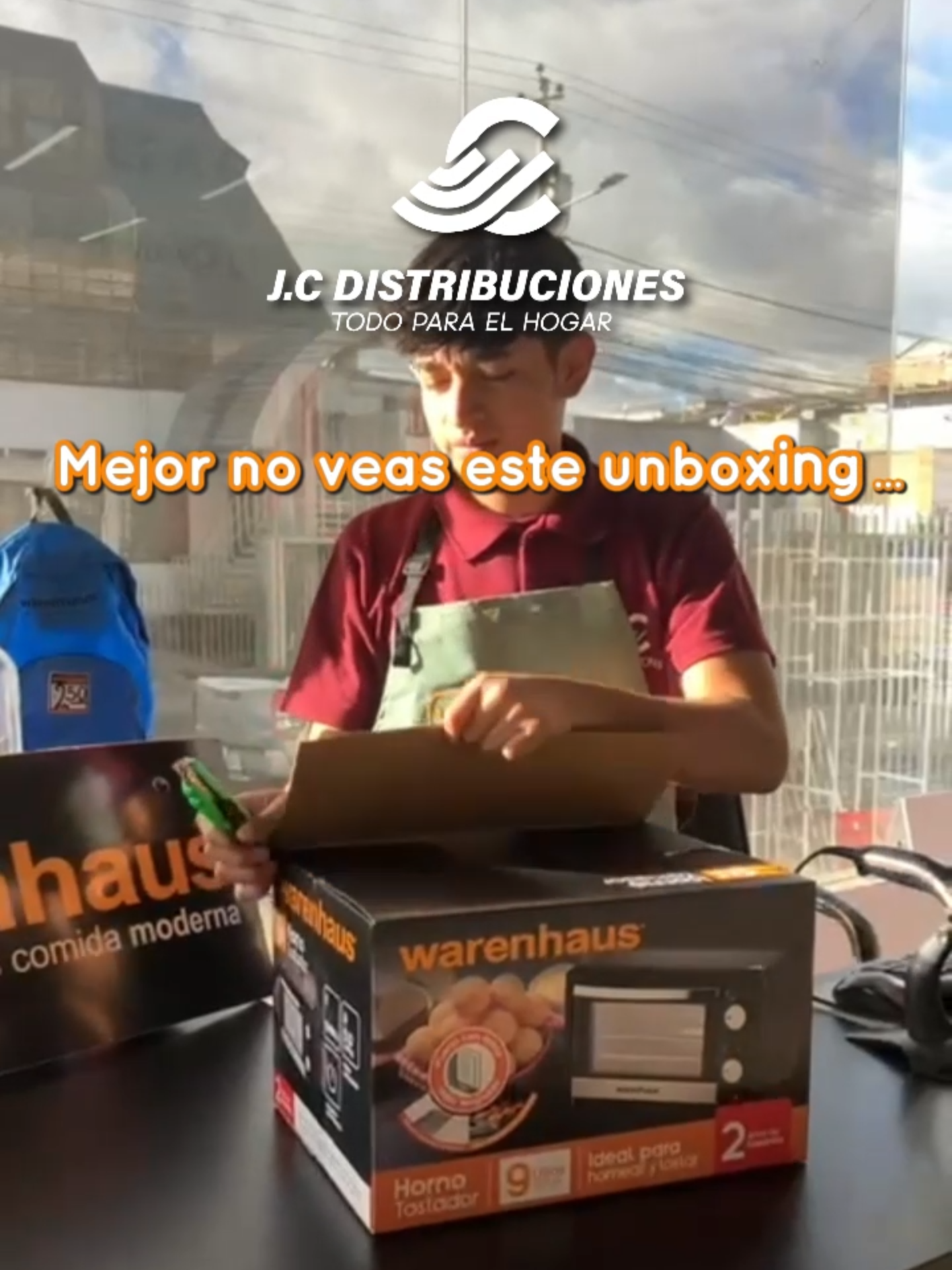 🚫📹 Mejor no veas este unboxing... podrías querer llevarte este horno tostador YA 😱🍞  Descubre el nuevo Horno Tostador de 9 Litros de Warenhaus en este unboxing✨ 🌪️ Temperatura ajustable de 100 a 230 °C 🕒 Temporizador hasta 60 minutos 🛏️ Parrilla y bandeja ajustables a dos niveles 🔦 Ventana con doble vidrio templado para mayor seguridad 🔧 Potencia de 1000 watts 👉 2 años de garantía Ideal para espacios pequeños, para preparar desde tostadas crujientes hasta snacks calientes en minutos ⏰ 📞 Compra fácil por WhatsApp — escríbenos ahora y te ayudamos en todo el proceso. Aprovecha el mejor precio $ 26.53 📈 ¡No te pierdas ninguno de nuestros lanzamientos! 📲 Síguenos para conocer más productos con descuentos exclusivos. #ReelUnboxing #HornoTostador #Warenhaus #JCDistribuciones #TodoParaElHogar #UnboxingTime #CocinaCompacta #PromosQueEnamoran #Ambato #ReelEcuador #tiktokreelsvideos #tiktokreel #comprasegura #whatsappventas #ventasonlineecuador #ofertaimprecible #tiendawarenhausambato