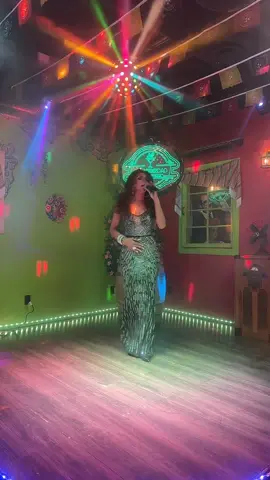 #tiktoklive #livehighlights los veo mañana en @La Vecindad® Cantina con sius noches de karaoke 🎤 #LIVEIncentiveProgram #LIVEStory #PaidPartnership 