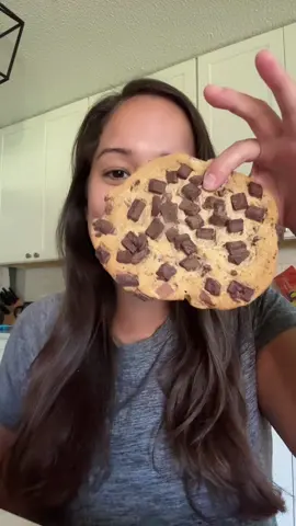 Day 1 of doing mukbangs so I can leave my baby daddy 💔 Kinda want to start a new thing here, kinda don’t. 🙄 I’m a SAHM and TikTok is my only form of income right now. My cash app is $birthdaydream Comments help. Thank you in advance! 🫶🏻 #blowthisup #giantcookie #dessert #mukbang #crunchy #paypigswelcomed #paypig #Foodie #viral #fyp