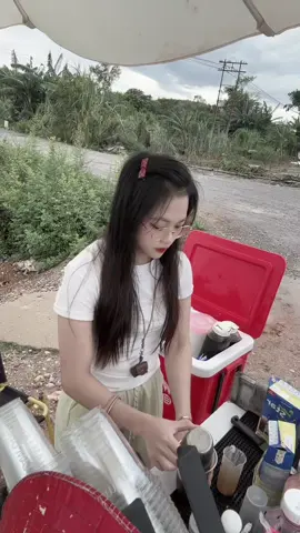 Ưu điểm : nhẫn nhịn giỏi , dịu dàng , nhẹ nhàng . Nhược điểm : khi bực lên mõm mất kiểm soát :)))   #xuhuong #videoviral #fyp #lamcoffee #takeaway #73quangbinh #xetaitiktok🚛 