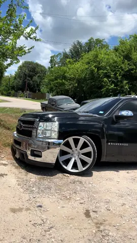 #droppedtrucks #paleteando🍭 #suelomob #truckporformence #droppedtruckcartel #houstontx #droppedcrewcabs #trucking #silveradonation #trokastumbadas #